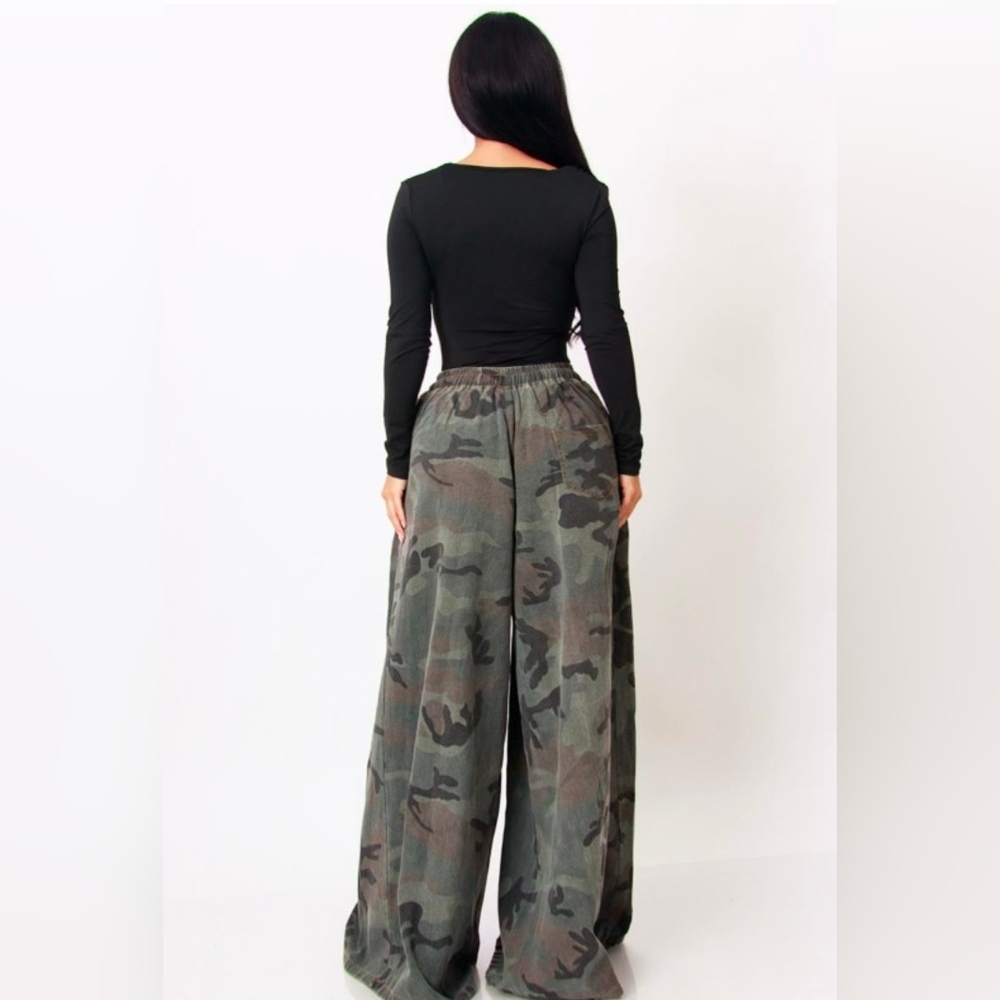 NEW!!! Camo High Waist Wide-Leg Pants - Picture 5 of 8